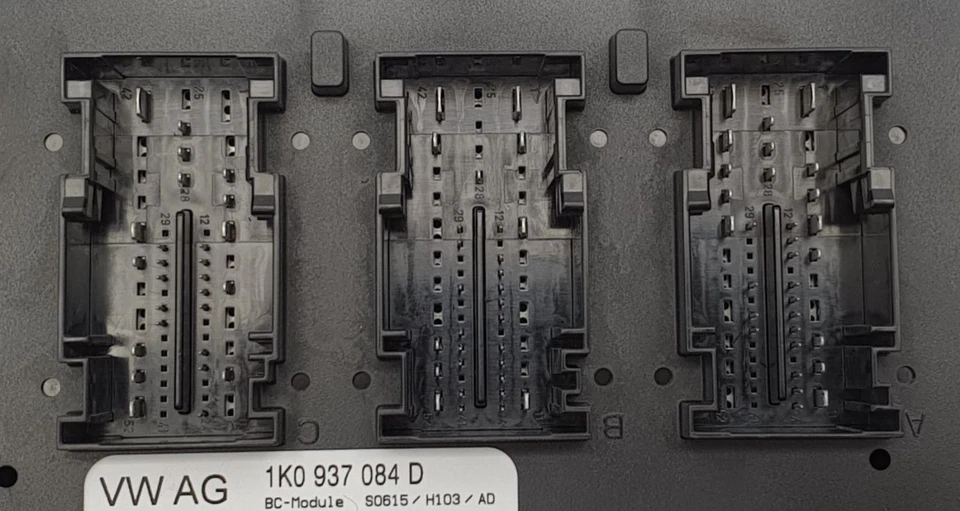 MÓDULO CONTROL CARROCERÍA VOLKSWAGEN GOLF 08-13 VI 2.0 TDI (BCM) 1K0937084D Foto 4 de 4