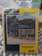 Design Preservation Models Schultz's Garage HO Train Building 20100