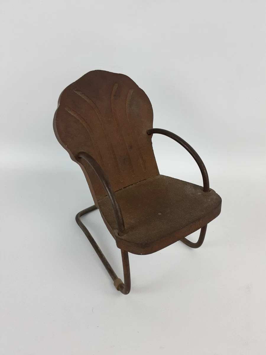 VINTAGE CAST IRON SALESMAN SAMPLE CHAIR OF RETRO METAL CLAM SHELL