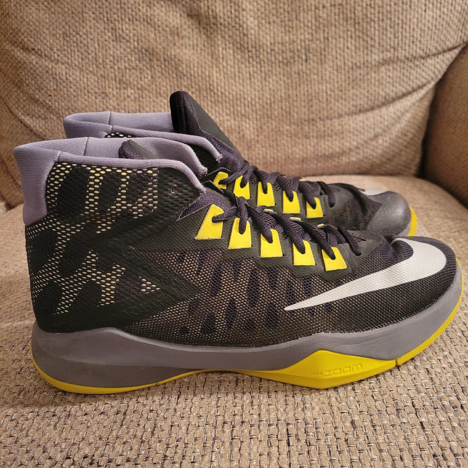 Nike Air Zoom Men's Devosion Black Basketball Shoe Size 7.5 844592002