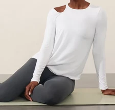 BNWT Athleta With Ease Asymmetrical Top Size large MSRP $65!!!