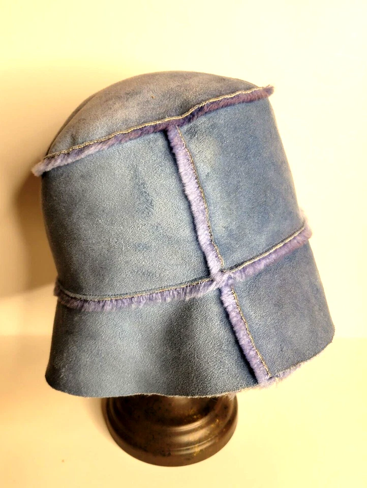 LIZ CLAIBORNE Mujer M/L Imitación Gamuza Imitación Piel Azul Invierno Cubo Cloche Sombrero Foto 2 de 4