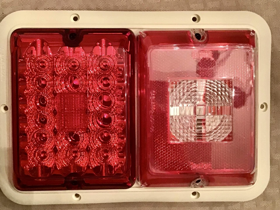 Bargman 47-84-001- Taillight Horizontal Mount with Red LED, Incandescent Backup - Image 2 of 4