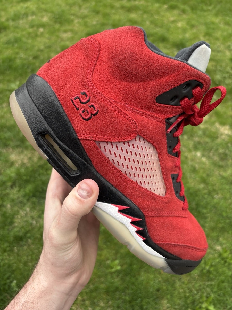 シューズ(男性用) Air Jordan 5 Retro Raging Bull The Air Jordan 5 Retro 'Raging Bull' Roars Back to Life | GOAT
