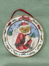 CHERISHED TEDDIES THE SEASON OF PEACE RETIRED DATED 1996 ANGEL CHRISTMAS PLATE