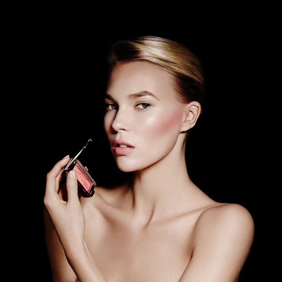 Coleção de blush de iluminação ambiente ampulheta, blush de ameixa macia exposição ao humor fundido - Imagem 3 de 4