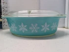 Vintage Snowflake Turquoise Pattern Casserole Dish. 2.5qt