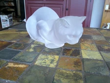 `LALIQUE FRANCE CRYSTAL CAT FROSTED  CROUCHING  ,  SIGNED