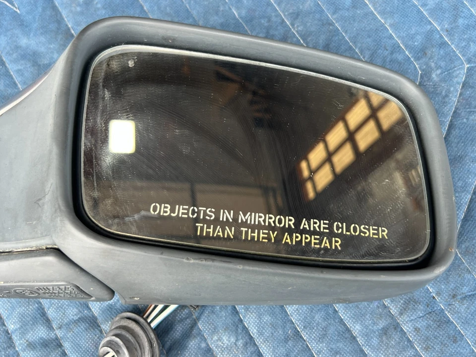 1998-2000 Volvo S70 V70 XC Passenger Right RH Side Mirror Assembly OEM #3109EM - Image 2 of 4