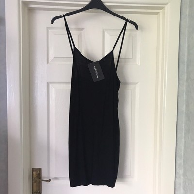 pretty little thing black bodycon dress vs