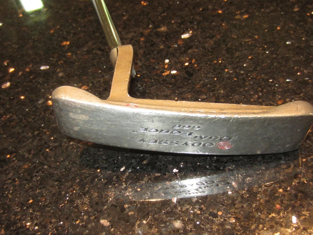 Putter Odyssey Dual Force 660 Laiton, Droitier, 36 Pouces, Tête Blade (occasion)