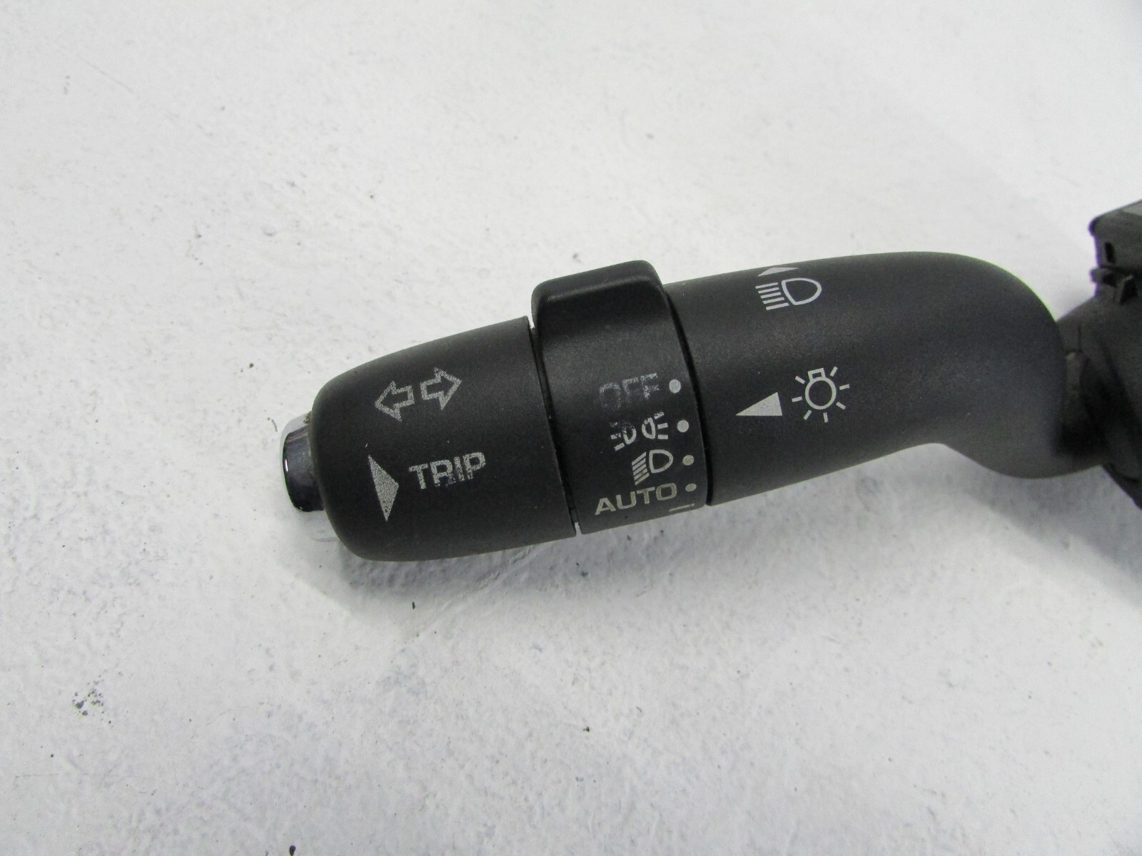 Jaguar XK 2006 to 2007 Turn Signal Switch 2W9313335AF or Xr855434  