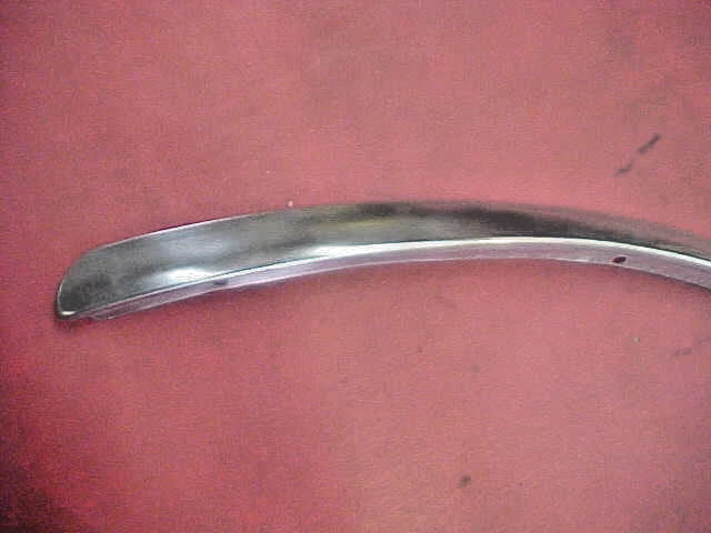 NOS 175853721 VW L/F MOLDURA APERTURA RUEDA 81 82 83 84 Volkswagen Rabbit Pickup Foto 4 de 4