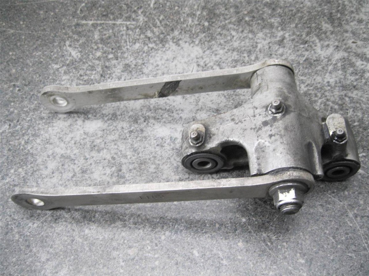 00 Kawasaki Ninja ZX6R ZX6-R ZX-6R Rear Shock Mount & Linkage 37C
