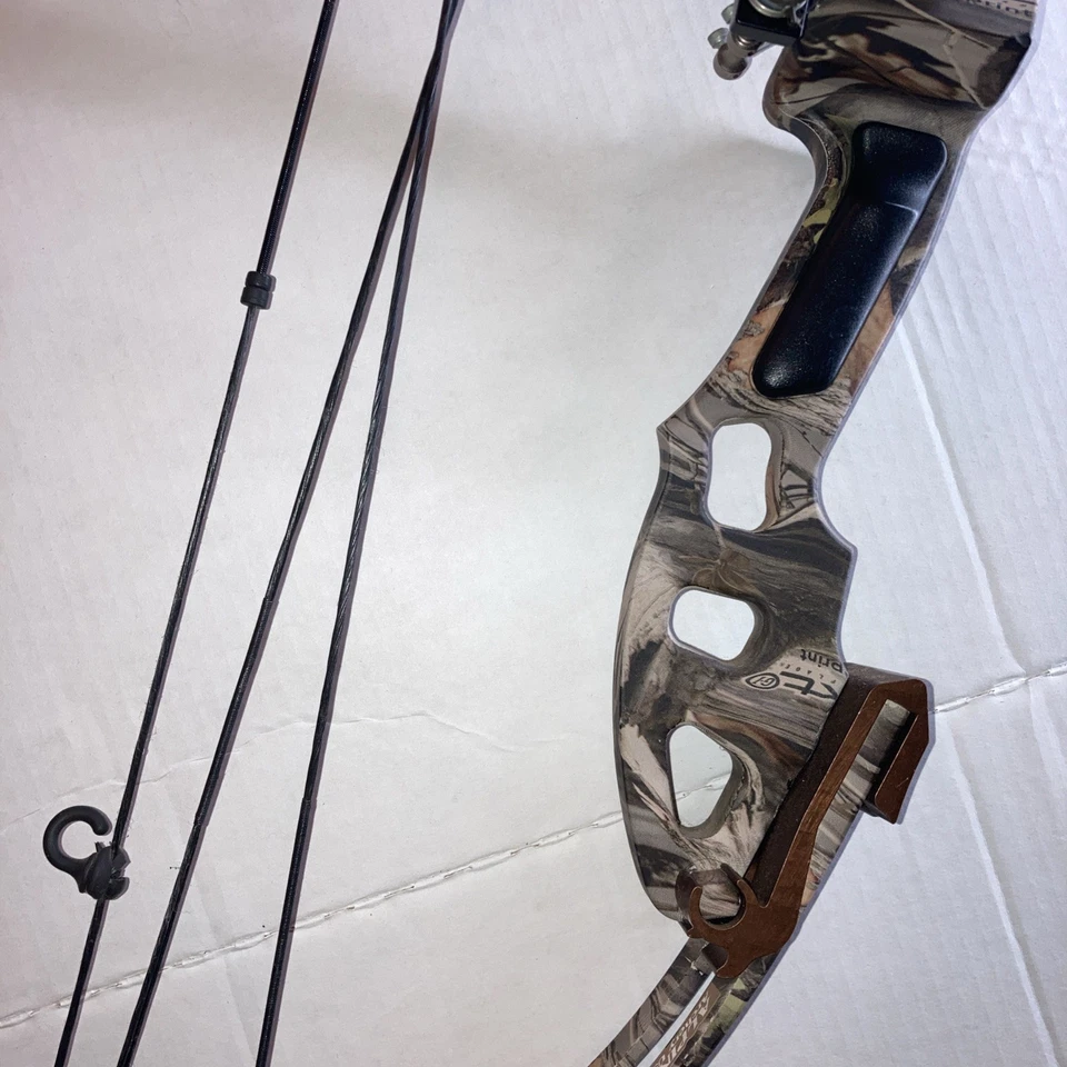 Arco compuesto Alpine Archery para diestros 21-28” dibujo 24494BW Foto 3 de 4