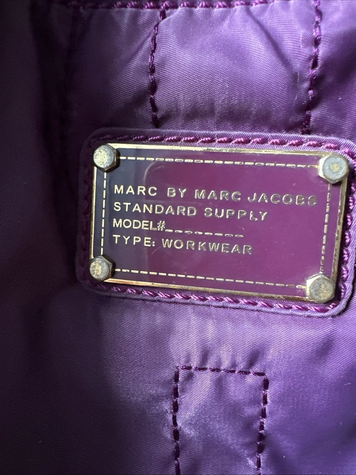 "Bolso de Mano Marc Jacobs Púrpura Nylon Clásico Grande Acolchado Logo Letras 11X13""" Foto 2 de 4