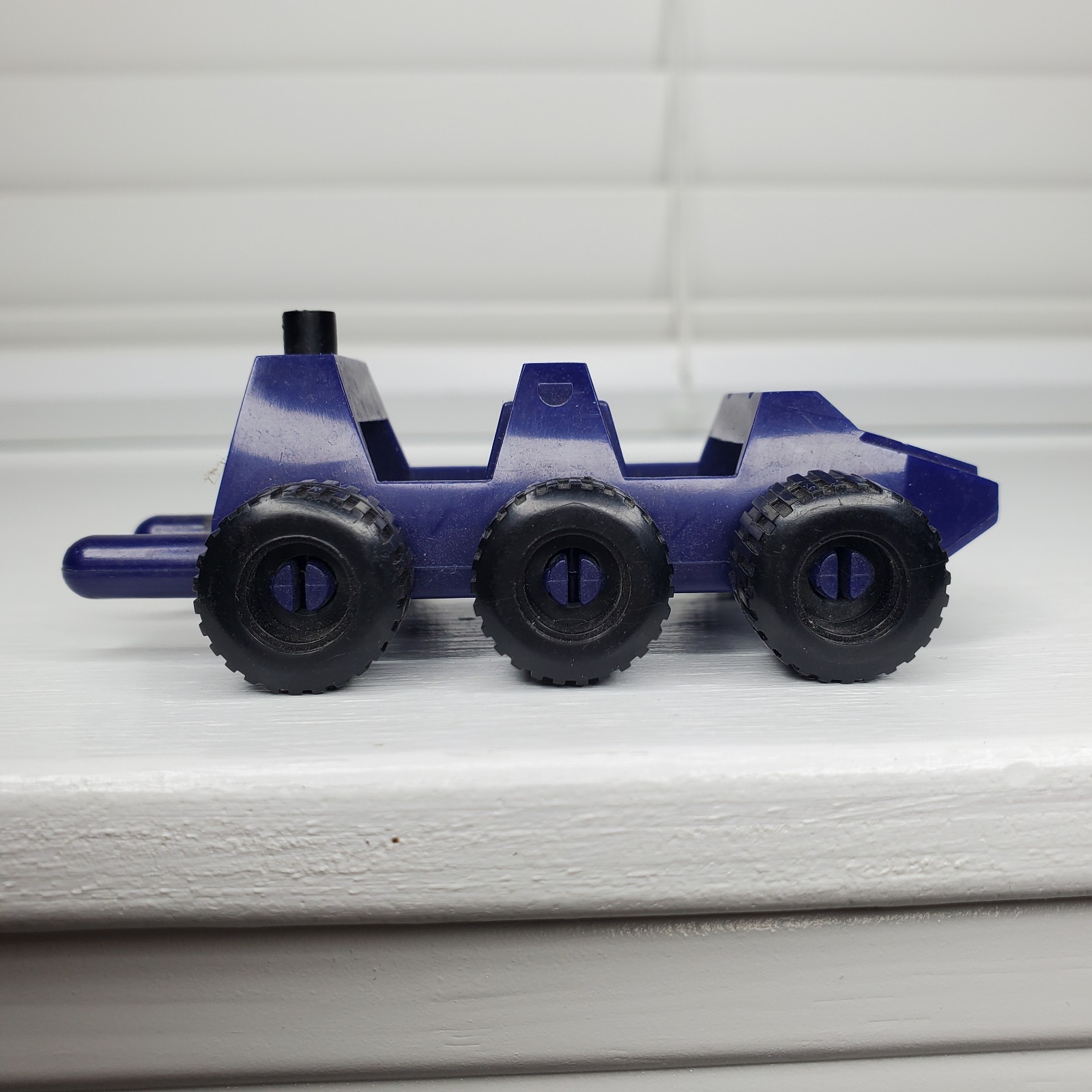 Picture 2 of 9