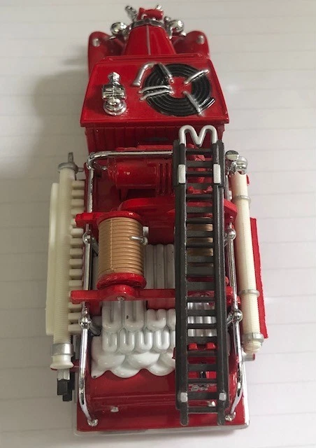 MATCHBOX FIRE ENGINE SERIES 1932 Ford AA Fire Engine - YFE06 - Image 4 of 4