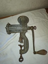 Dekoration alter Fleischwolf/ Alexanderwerk
