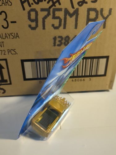 ๐ฅ2006 Hot Wheels Treasure Hunt Custom 69 Chevy Truck 1:64 - Picture 5 of 9