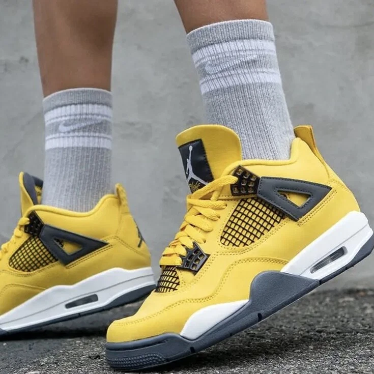 Jordan yellow deals shoes