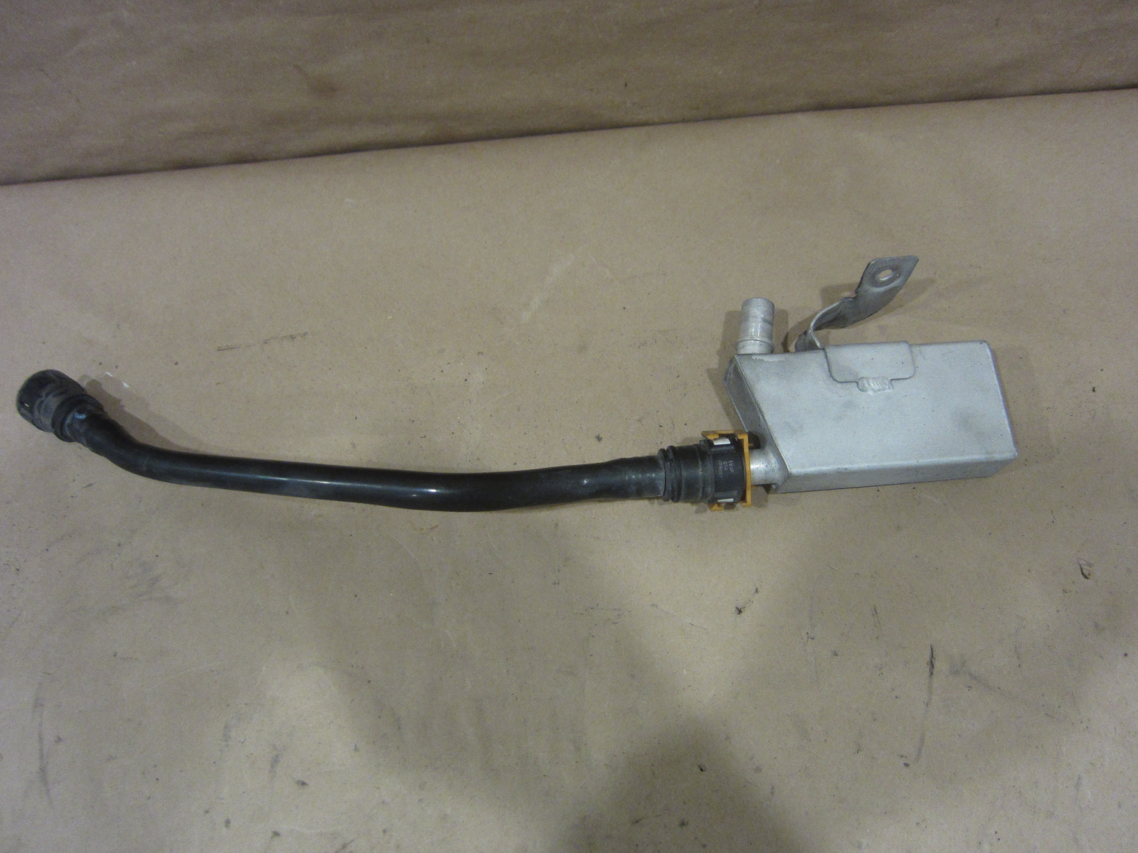 Ferrari California - Disareator  with Tube - P/N 253583