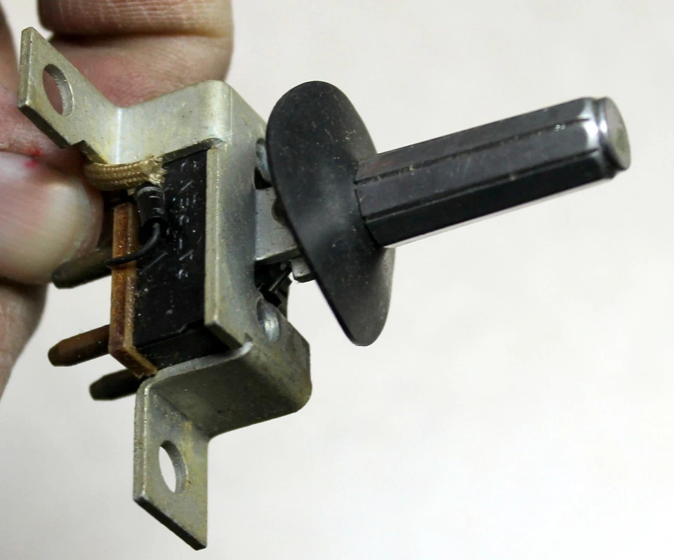 Interruptor desempañador eléctrico Buick Century Regal 1256854 nuevo de lote 1973 1974 75 1976 1977 Foto 3 de 4