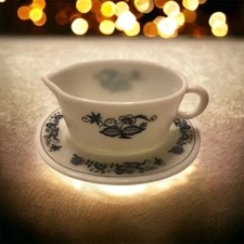 Pyrex White Glass Navy Blue Floral Gravy Boat and Underplate Set Old Town Blue