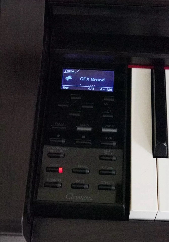 Used Yamaha CLP535 Clavinova Digital Piano & Stool Ebony. Needs repair