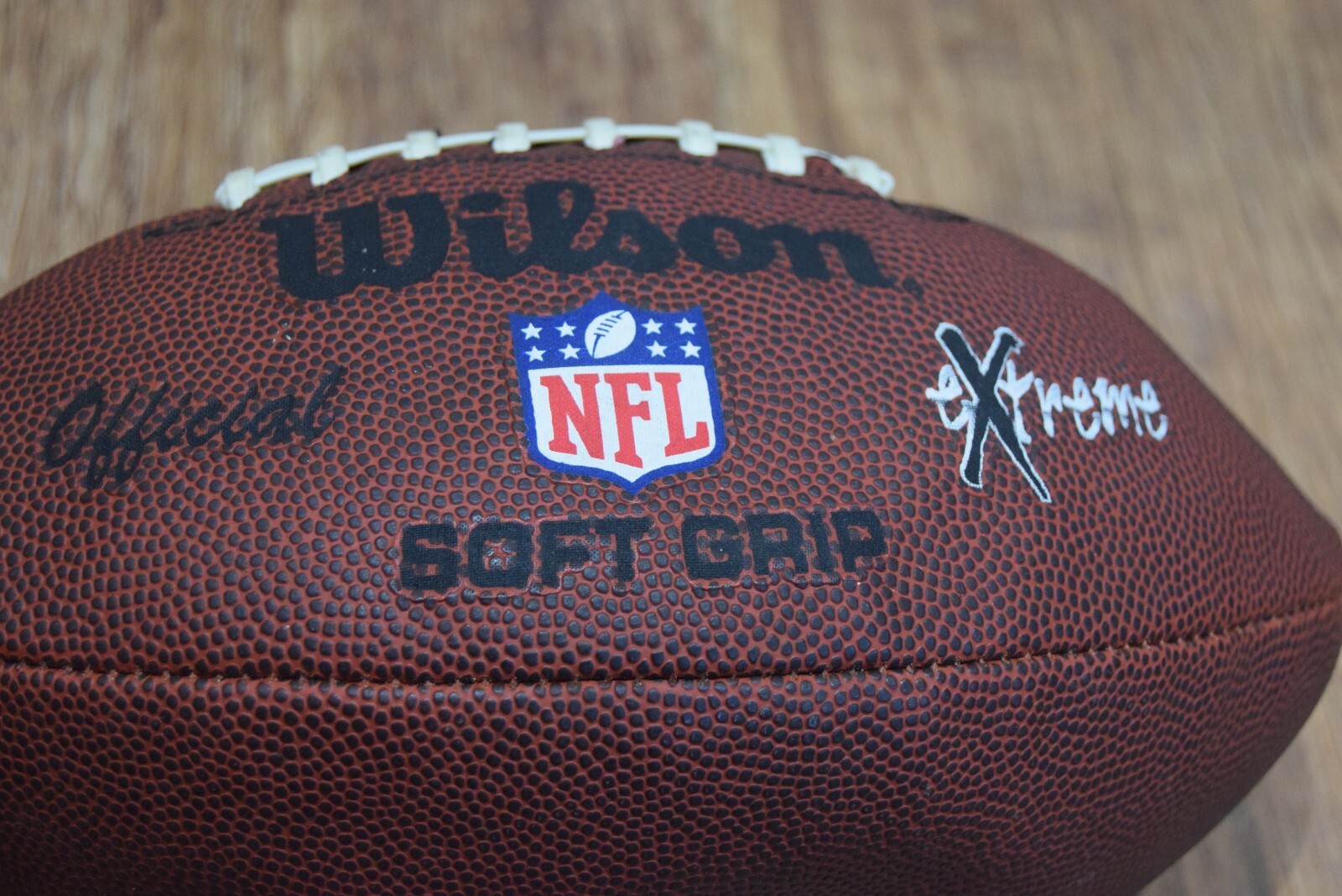 OFFICIAL WILSON NFL EXTREME SOFT GRIP AMERICAN FOOTBALL VGC UK SELLER