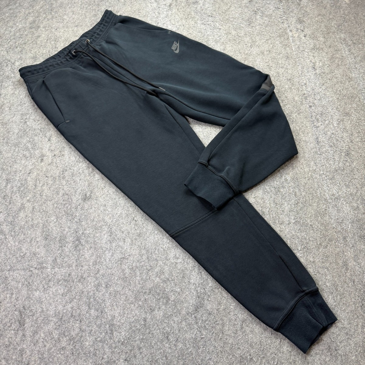nike tech fleece joggers black sale