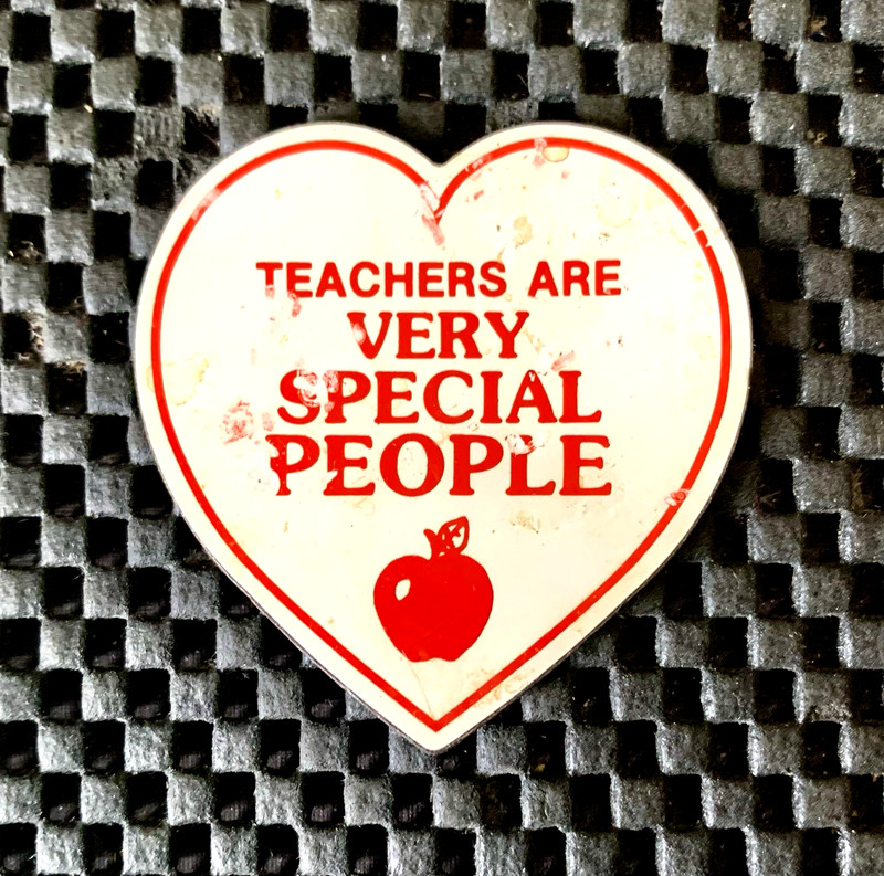 TEACHERS ARE VERY SPECIAL PEOPLE HEART SHAPE MAGNET APPLE 2" X 2 1/8"
