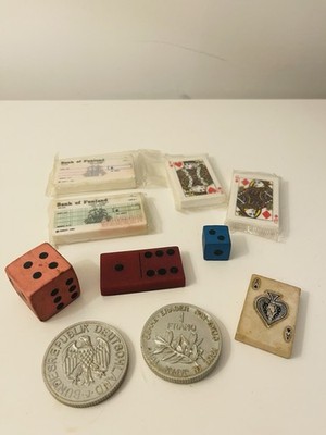 Vintage 1980er Spiele Neuheit Gummi Radierer Restposten Würfel Karten Domino Münze etc.