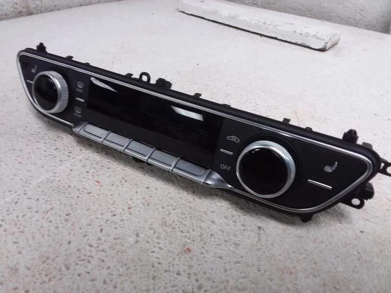 2021 AUDI RS5 Front Temperature Controller OEM ID 8W0820043ABP - Image 4 of 4