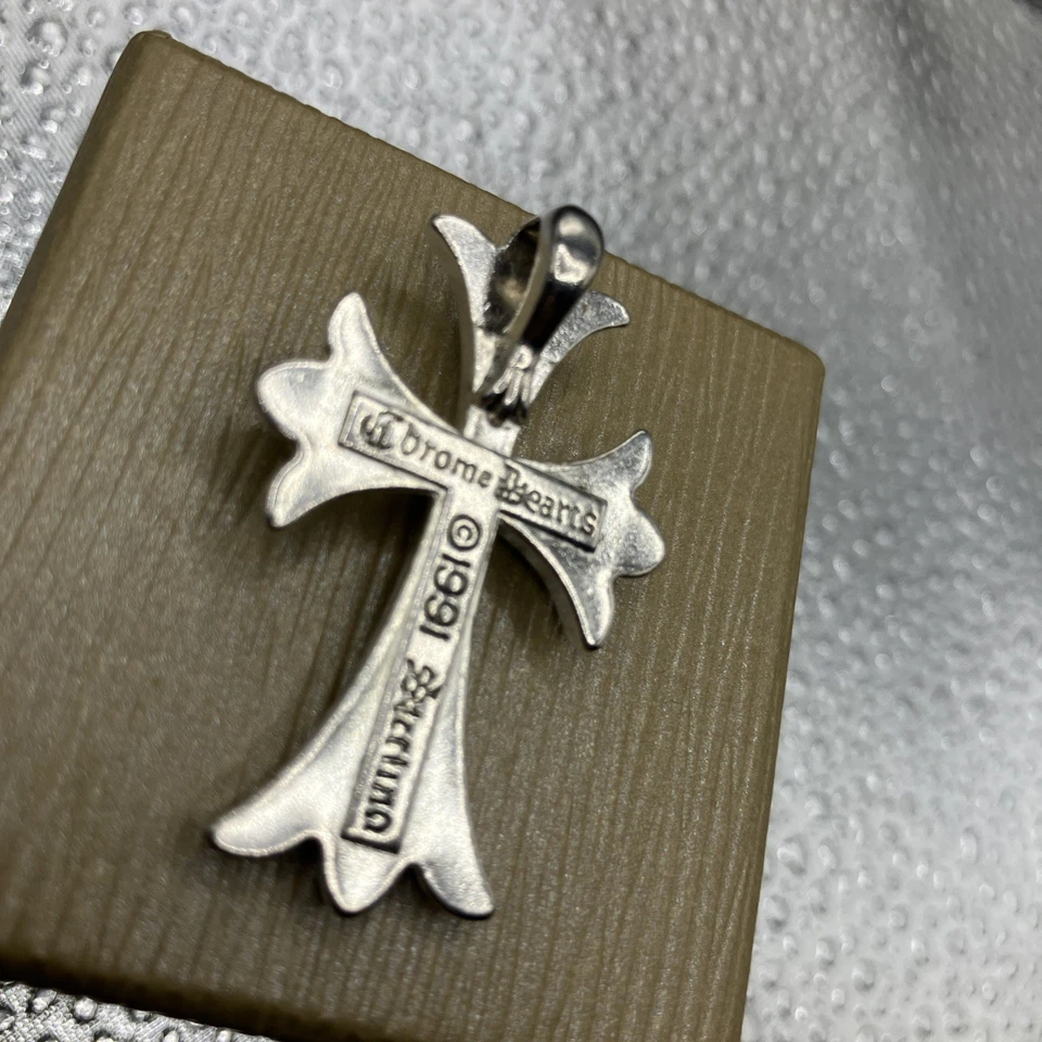 Colgante Cruz Corazones Cromados con Paca Plata de Ley .925 Limpio, Sin Reserva  Foto 4 de 4