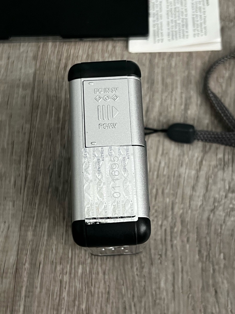 PENTAX Optio 33WR コンパクトデジタルカメラ PENTAX Pentax Optio 33WR 3.2 MP Digital Camera - Silver TESTED