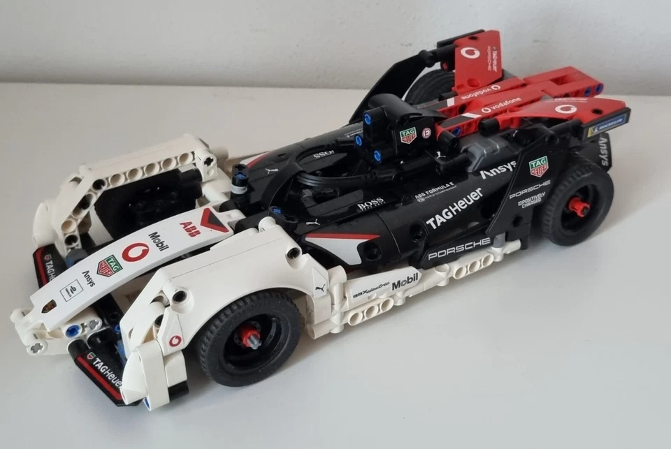LEGO Technic 42137 Formula E Porsche 99X Electric, foto 2 di 5