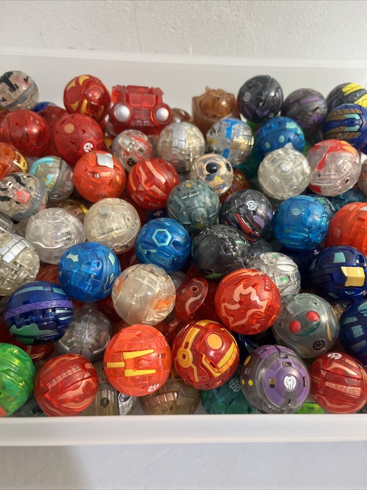 Bakugan Battle Brawlers Random Lot Of 4 And 4 Cards CHEAP $$$ WORLDWIDE SHIP!! E