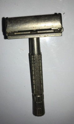 1957 C2 Gillette Vintage Double Edge Safety Razor Garland 1