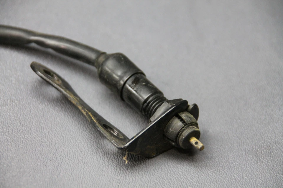 Interruptor de freno de luz trasera Honda Nighthawk CB700s 1984 35350-MR5-405 Foto 2 de 4