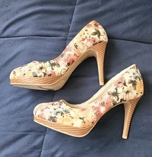 Christian Siriano for Payless Shoes Women Sz 6.5 Round Toe Floral 4in Heels-EUC