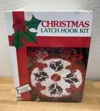 Latch Hook Christmas Tree Skirt Kit Adco Creation 3400 Holly Berries Bows Sealed
