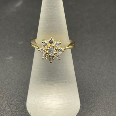 Ladies 18ct Yellow Gold Diamond Fleurette Ring