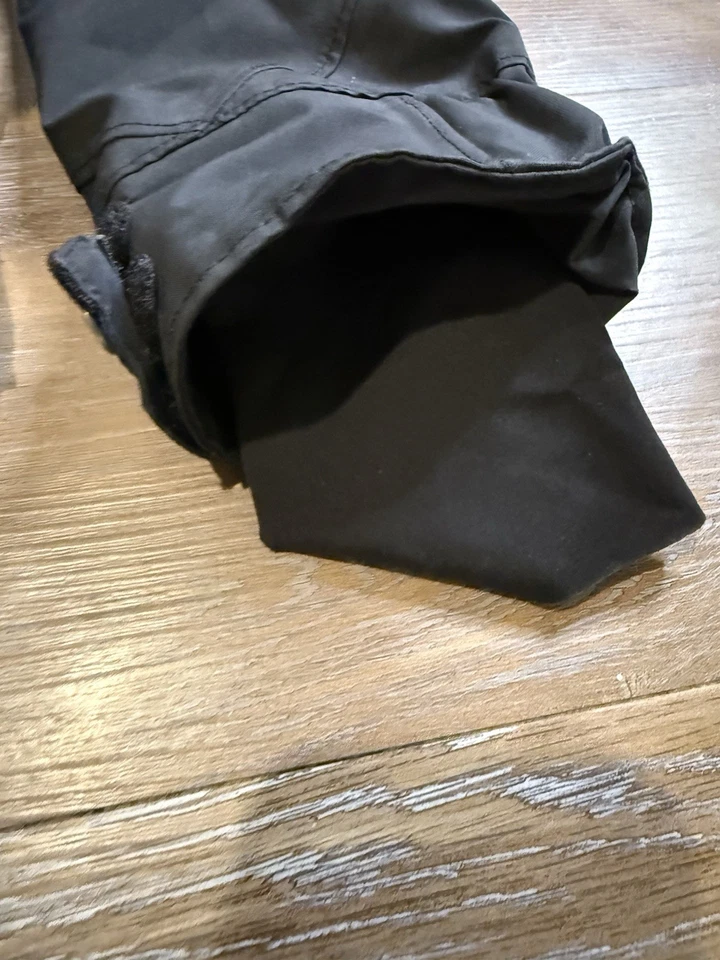 Oakley Ski/Snowboard Jacket Womens Sz Medium Black Thinsulate Deer Valley Patch - Image 4 of 4