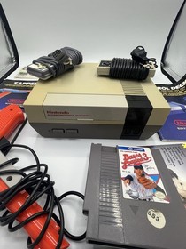 Nintendo NES Console Bundle Cleaned Zapper 2 Controllers Bases Loaded And Pad