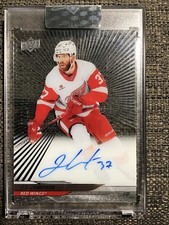 2024-25 Upper Deck Clear Cut Outburst Auto J.T Compher #/25