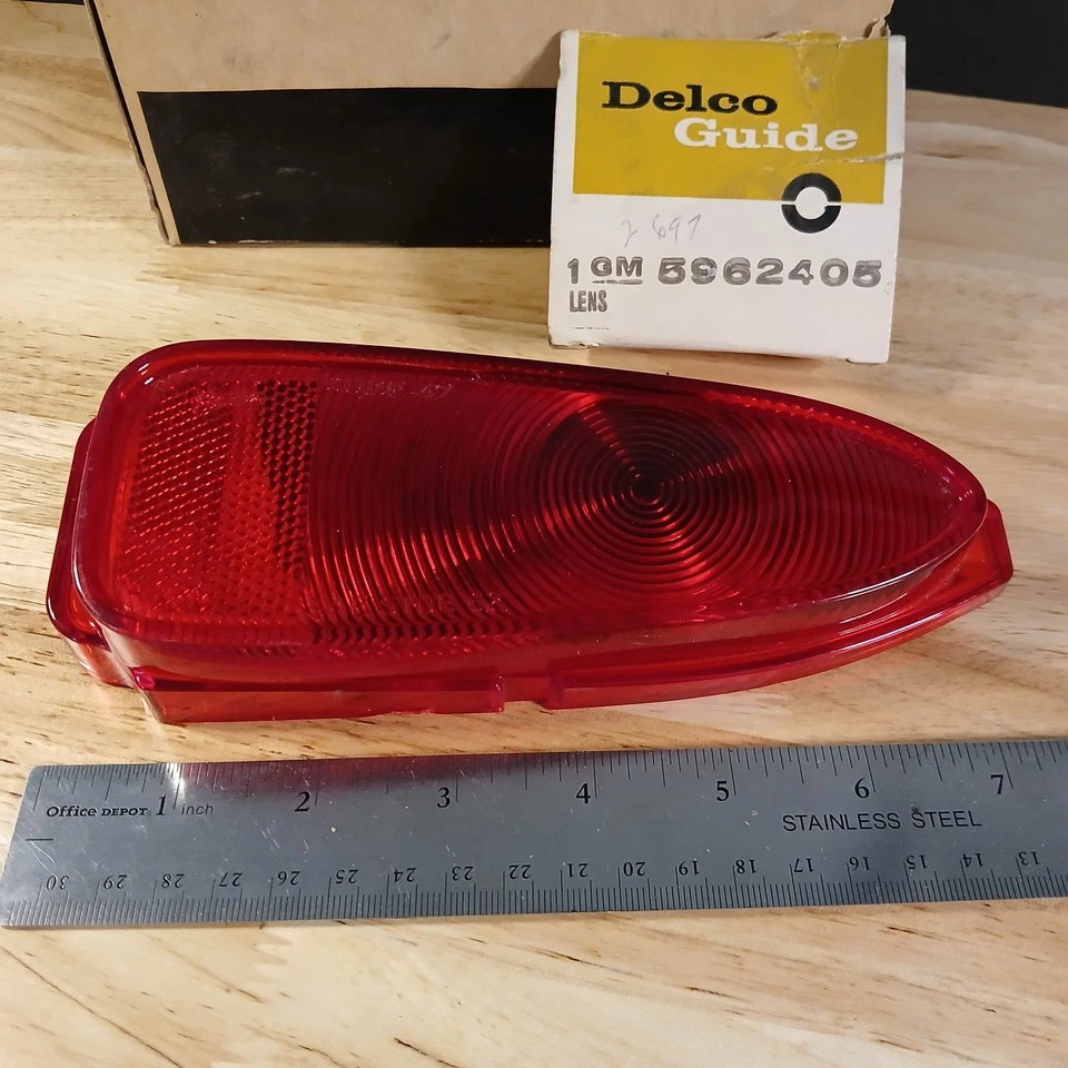 Lente especial de luz trasera roja Delco Buick 1962 GM #5952983 como nueva OEM Foto 2 de 3