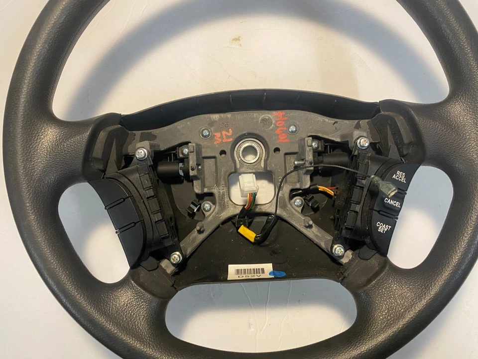 Volante Hyundai Entourage 2007 2008 07 08 con interruptor de crucero 56110-2G500 Foto 2 de 4