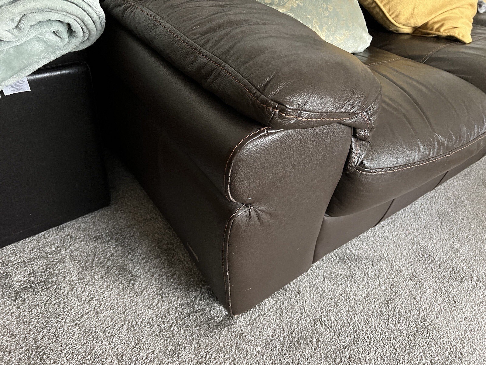 Immaculate 2 & 3 Seater Leather Sofas eBay