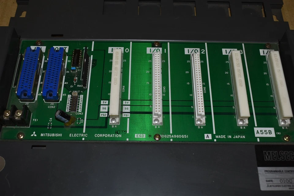 Plano trasero Mitsubishi Electric Melsec 5 ranuras Cat No. A55B Foto 4 de 4